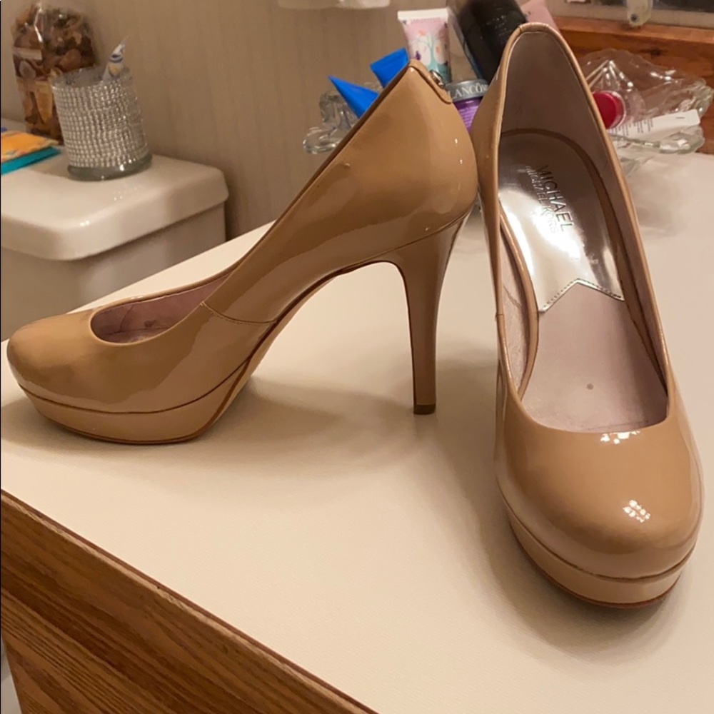 Michael Kors pumps